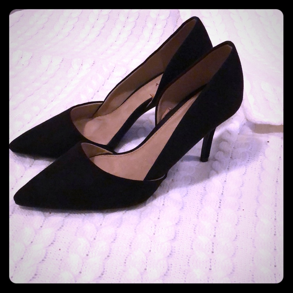 Old Navy Faux Suede black heels size 7
